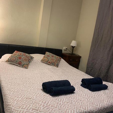 Cozy Apartment In Fuengirola! Baesta Laege ภายนอก รูปภาพ
