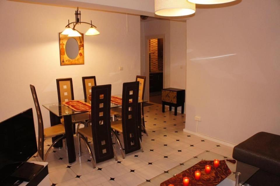 Cozy Apartment In Fuengirola! Baesta Laege ภายนอก รูปภาพ